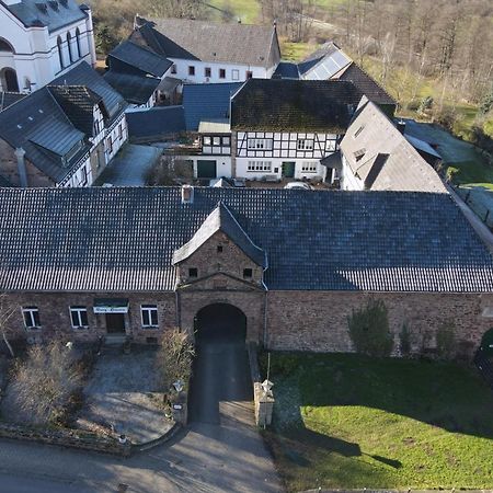 Hostel Burg Hausen Heimbach Bagian luar foto